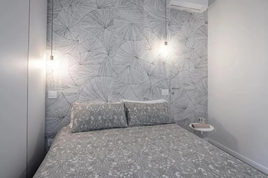 Apartment Duomo-Fiera Mi Master Suite Design Wifi+Netflix Milan Italy